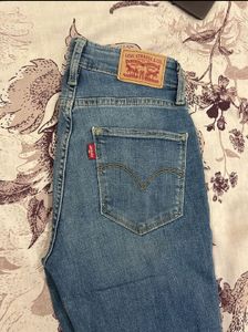 Levis High Rise Skinny Jeans(25)