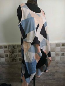Abstract Print Top Size Large/ XL 36-40 inches