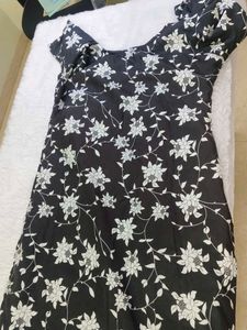 Floral Embroidered Kurta