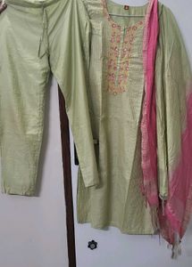 Beautiful 3 Piece Women Suit Set ..❣️