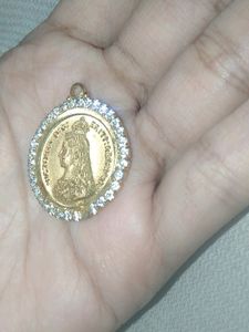 Queen Victora Pendant For Girls ..very Beautiful