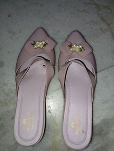 Sandal Pice 1 Only Rs 200