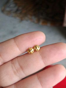 Gold Flower Stud Earrings