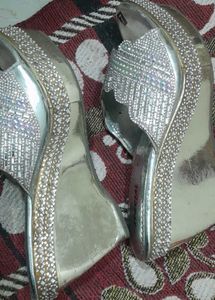 Never Used Heel Best And Comfortable