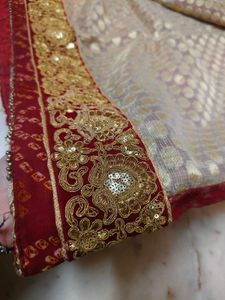 bandhani design Red Embellished Saree