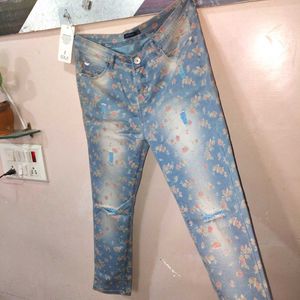 Skin Fit Branded Jeans