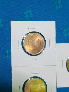 5 Rupees natural toned coin 3ps UNC