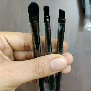 L&#39;OREAL MAKEUP BRUSHES