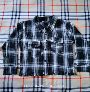Black &amp; White Plaid Cropped Flannel Shirt