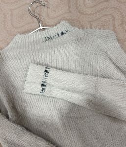 Fluffy Knit Sweater (stretchable)