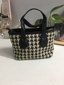 Twit Small Handbag(black And White )