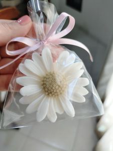scented Daisy Flower candle(1piece)