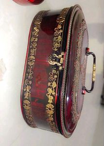 New Vintage Oval Jewelry Box