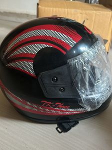 Solid Motorcycle Helmet - Black &amp; Red