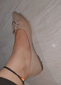 Elegant Nude Pointed-Toe Flats
