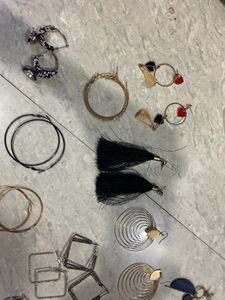 29 Pairss Of Earings