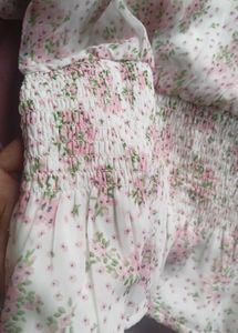 Floral Print Blouse with puff sleeves