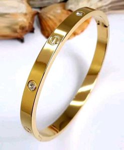 Elegant Gold Bracelet