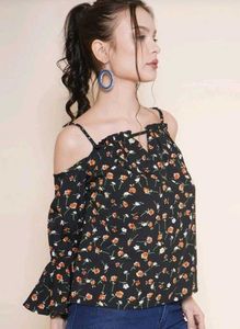STRAPPY TOP