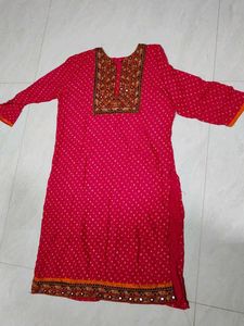 Elegant Pink Embroidered Kurta