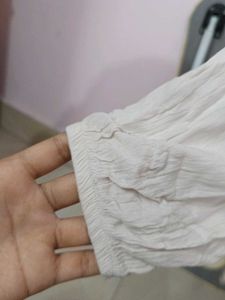 A Beautiful White Tops ,Which Is Very Comfortable