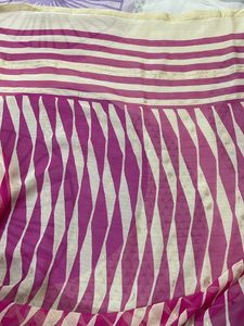 Printed Saree With Golden Thred