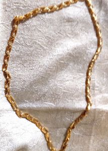 Elegant Gold-Tone Chain Necklace
