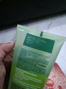 Simple Refreshing Facial Wash