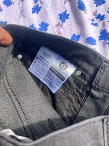 🔥Two Original Levi’s® Stretch Jeans 👖⚫🔵