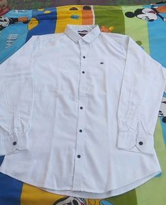 👨‍🦱Branded White Shirt