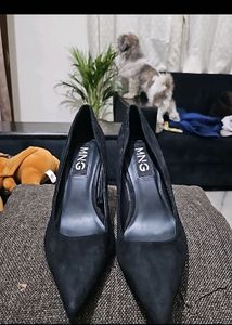 Black Pointed Heels