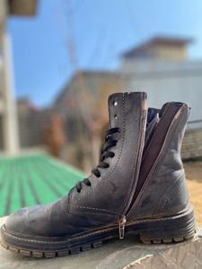 Black boots long