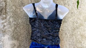 4.23.1 CUTE BLACK TOP