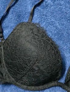 32D Black - H&M