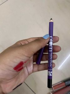 Plum NaturStudio All-Day-Wear Water & Smudge-Proof