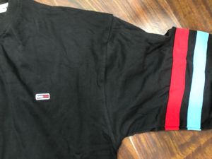 Tommy Hilfiger Tee Chest Size 38”