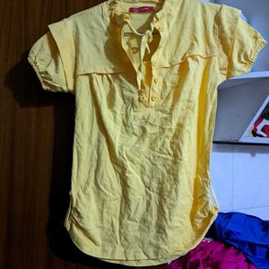 Butter Yellow Top