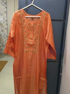 Elegant Embroidered Kurta with inner