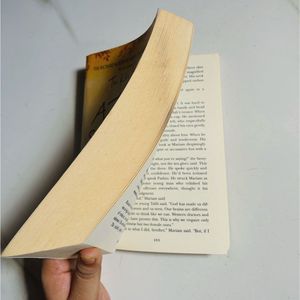 A Thousand Splendid Suns by Khaled Hosseini