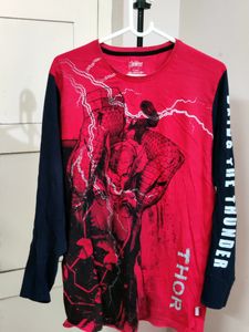 Marvel men&#39;s might Avenger tshirt