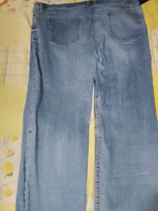 Light Wash Straight Leg Jeans