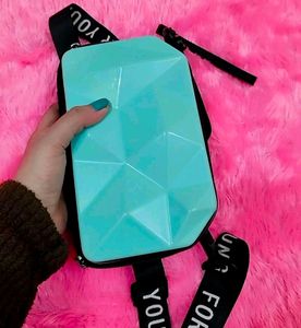 Beautiful✨Brand New Box Style Sling Bag✨💕