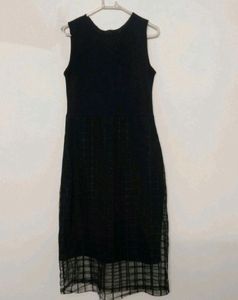 Black Knee Length Dress With Free Nude Lipstick 🛑