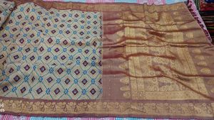 Good Condition Pure Gadwal Tissue Saree For Sale