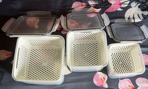 Set of 3 stackable Food Containers