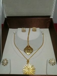 Gold Tone Jewelry Set Of 2 WITHOUT BOX