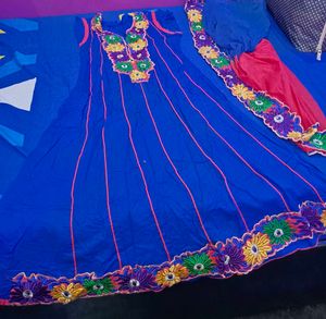 Floral Embroidered Kurta Medium Size With Dupatta