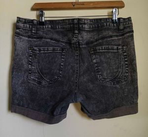 BOGO🎁Buy One Get 1 Free🎁Grey Denim Shorts