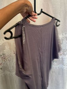 Grey Slot Hand Top