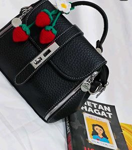 STRAWBERRY BAGCHARM